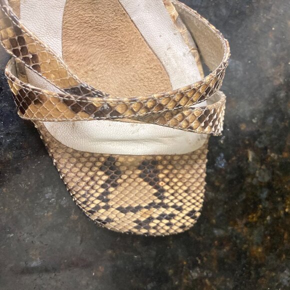 Heeled Sandals Stuart Weitzman Slingback- Snakeskin Design. Size 7.5 - Picture 3 of 5
